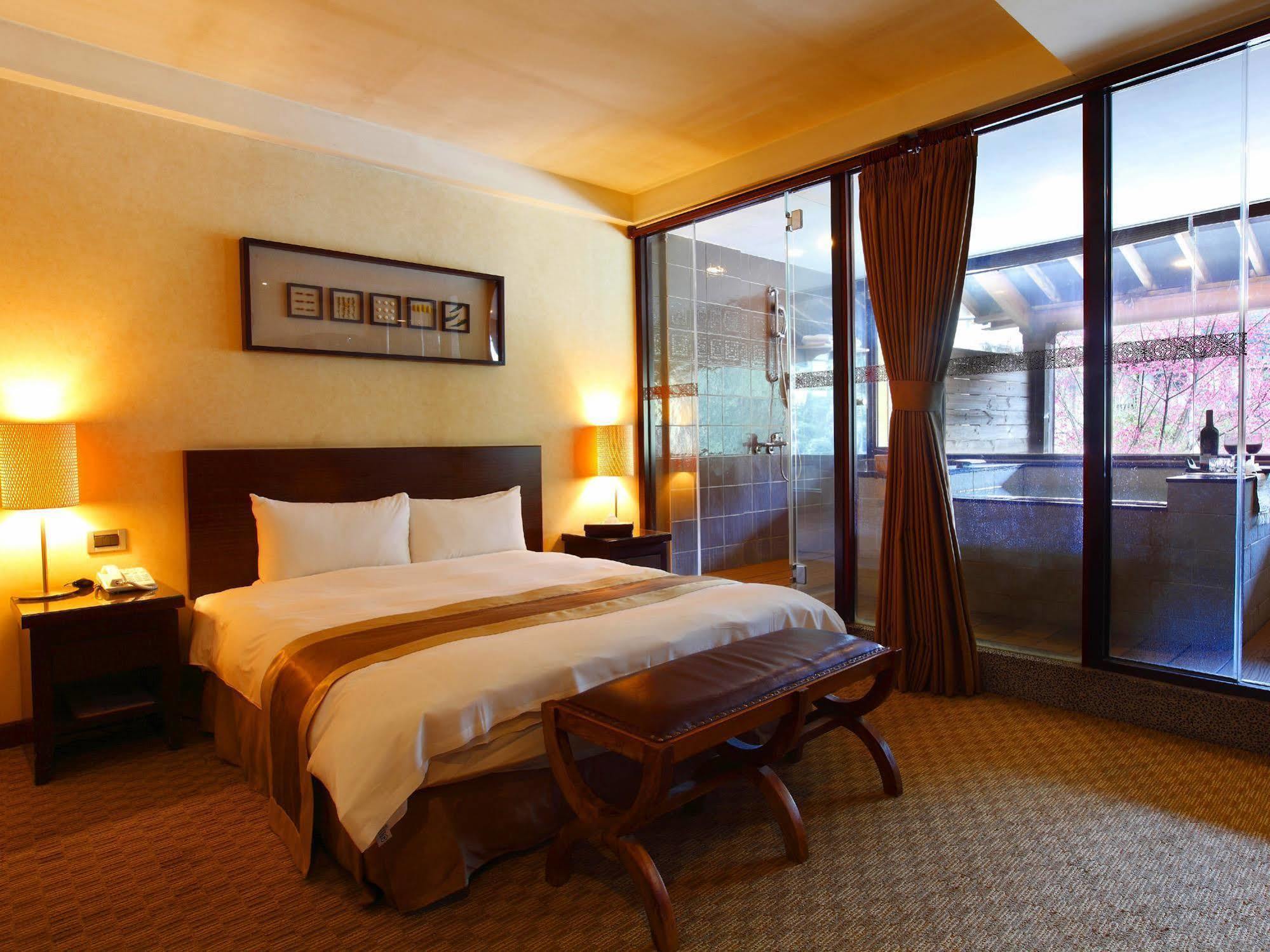 La Villa Hotels & Resorts Тайпей Екстериор снимка